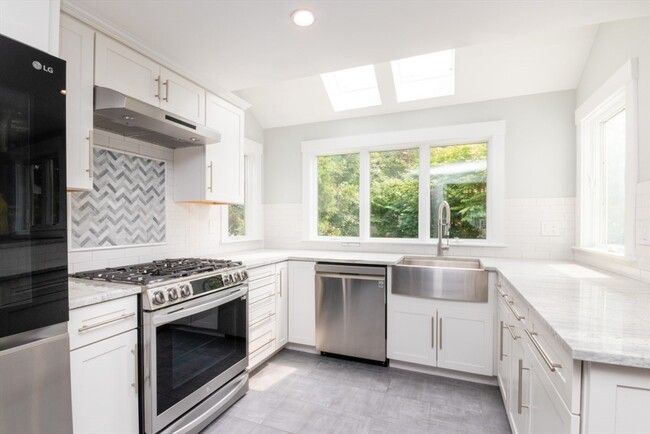 30 Ithaca Cir in Newton, MA - Building Photo - Building Photo