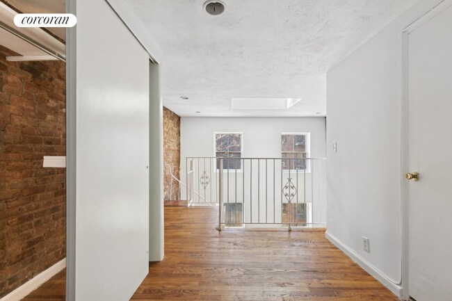207 W 22nd St in New York, NY - Building Photo - Building Photo