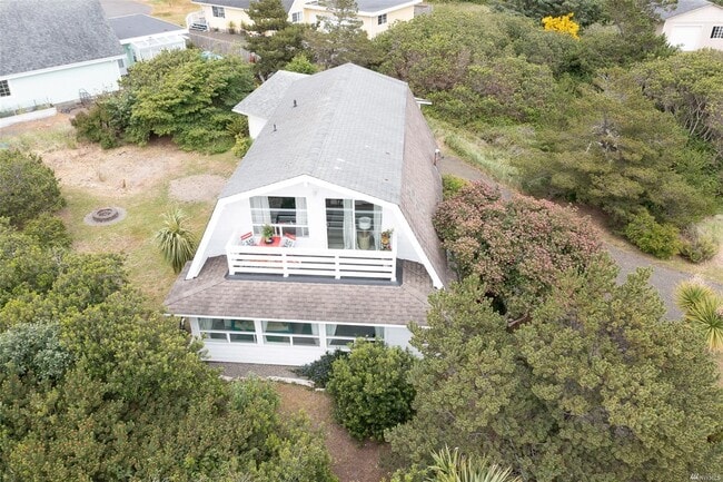 property at 782 Camden Ct SW