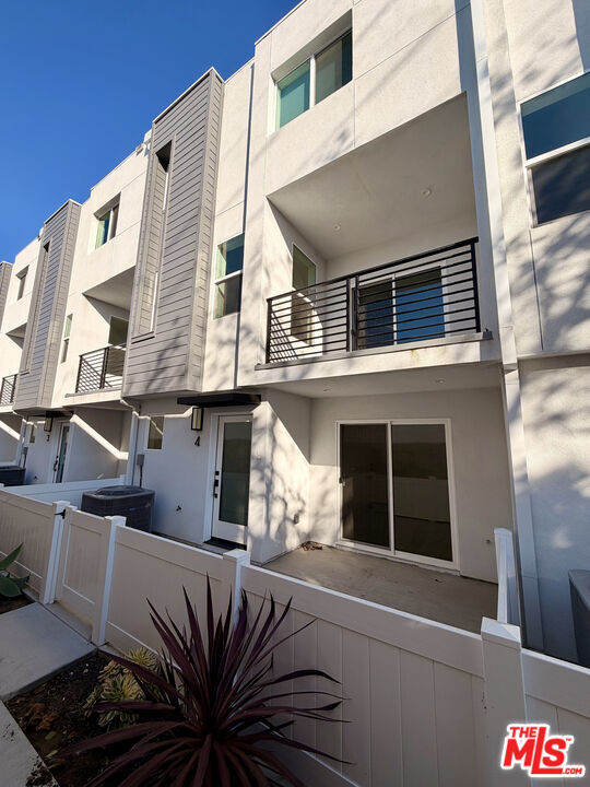 property at 121 E 223rd St