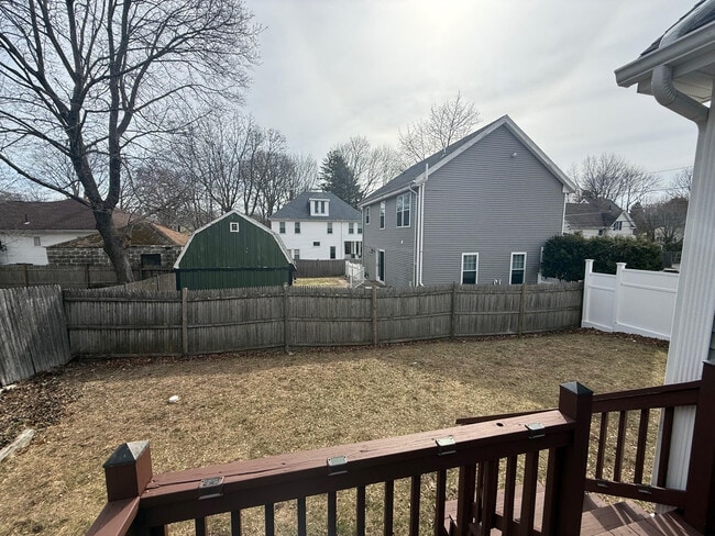 34 Bingham Ave in Dedham, MA - Foto de edificio - Building Photo