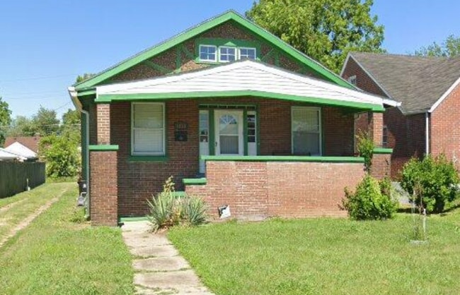 property at 1450 Cypress St