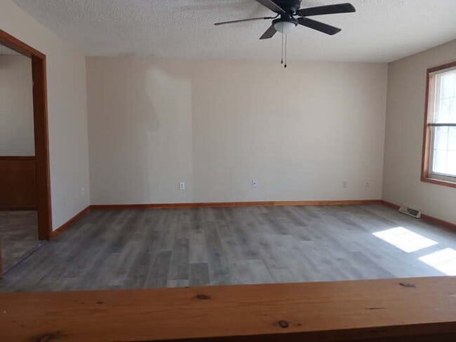 5102 Charm Ridge Dr in Jefferson City, MO - Building Photo - Building Photo