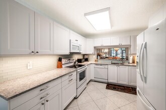 15324 Lakes of Delray Blvd in Delray Beach, FL - Building Photo - Building Photo