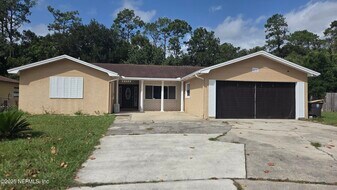 8394 Kipling Ct in Jacksonville, FL - Building Photo