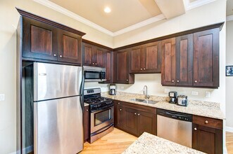 2730 N Ashland Ave in Chicago, IL - Building Photo - Building Photo