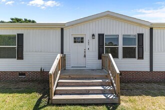 141 Pioneer Ct in Lillington, NC - Building Photo - Building Photo