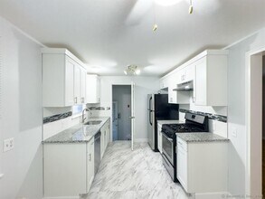 111 Irving St in Naugatuck, CT - Building Photo - Building Photo