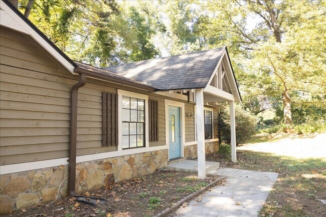 2546 Wind Forest Ct in Norcross, GA - Building Photo - Building Photo