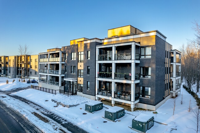 165 De Chambéry Boul in Blainville, QC - Building Photo - Building Photo