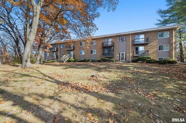 property at 2315 W Cannes Dr