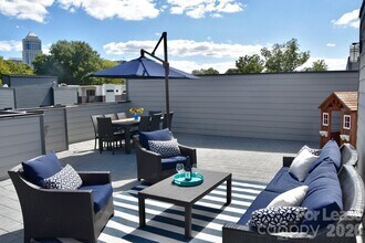 916 Westbrook Dr in Charlotte, NC - Building Photo - Building Photo