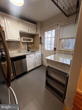 2212 Huntington Ave in Alexandria, VA - Building Photo - Building Photo