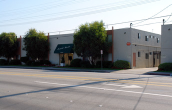 13444-13460 Prairie Ave. in Hawthorne, CA - Foto de edificio - Building Photo