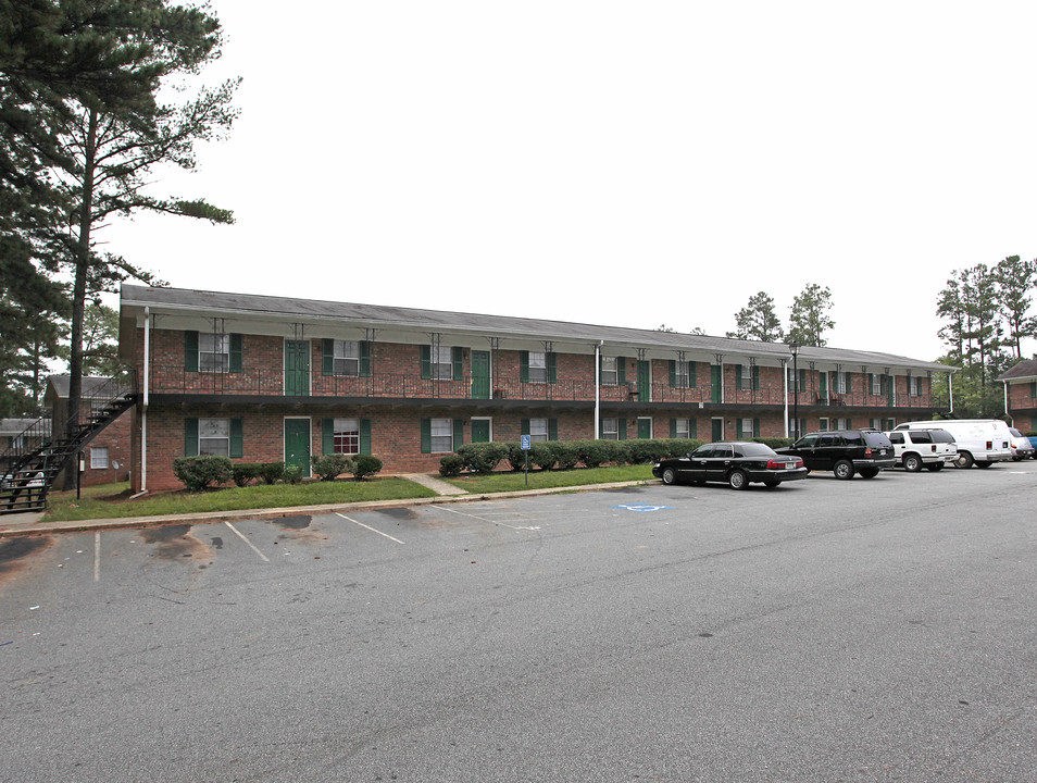 Country Pines in Marietta, GA - Building Photo