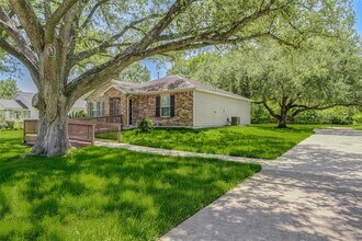 2814 Sinclair St in Pasadena, TX - Building Photo - Building Photo