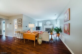 130 Jamestown Rd in Bernards, NJ - Building Photo - Building Photo