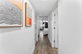 100 Lincoln Rd, Unit 301 in Miami Beach, FL - Building Photo - Building Photo