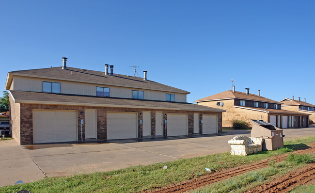 5802-5804 6th St in Lubbock, TX - Foto de edificio - Building Photo