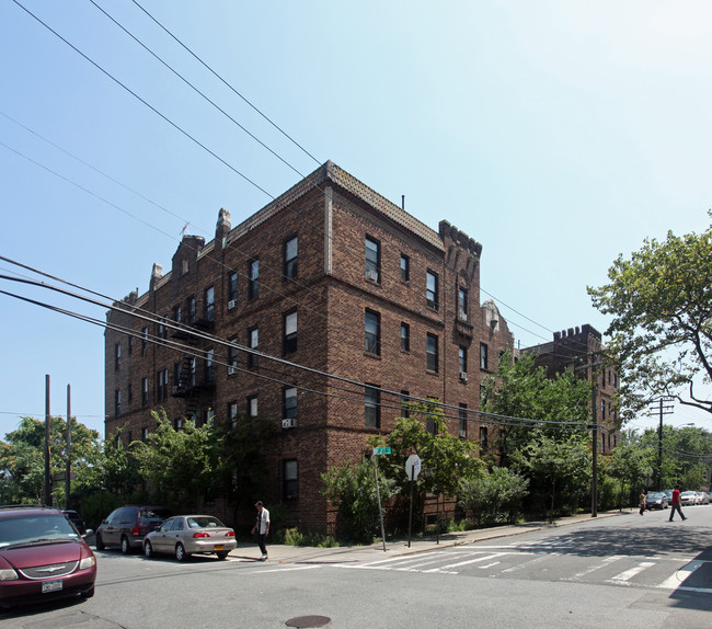 536 Beach 22nd St in Far Rockaway, NY - Building Photo - Building Photo