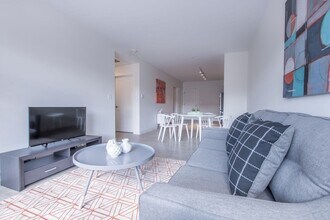 900 Beacon St in Boston, MA - Building Photo - Building Photo