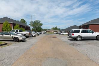 Barrington Woods Townhomes in Southaven, MS - Building Photo - Building Photo