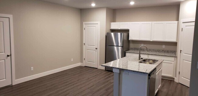 5156 N Cypress St in Bel Aire, KS - Building Photo - Building Photo