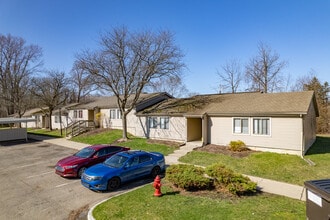 Aspen Flatz in Lansing, MI - Building Photo - Building Photo