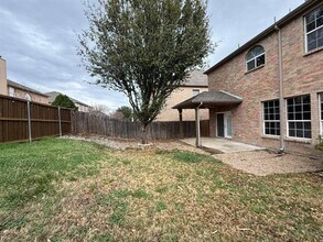 305 Moonlight Dr in Euless, TX - Building Photo - Building Photo