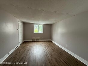 1013 Bergen Ct in Scranton, PA - Building Photo - Building Photo