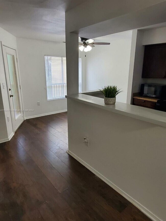 2622 NW 33rd St, Unit 2011 in Oakland Park, FL - Building Photo - Building Photo