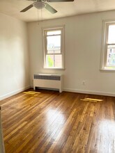 906 Pine Heights Ave in Baltimore, MD - Foto de edificio - Building Photo