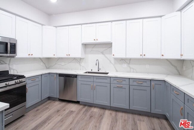 property at 3672 Jasmine Ave