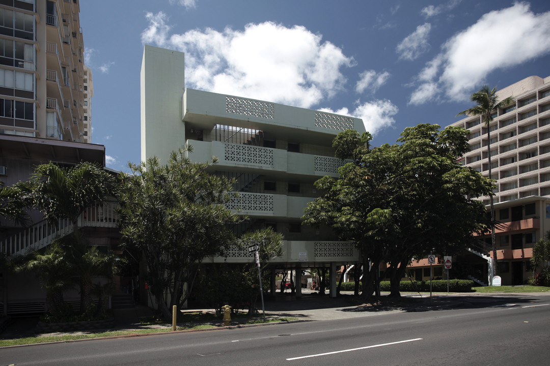 2403 Ala Wai Blvd in Honolulu, HI - Foto de edificio