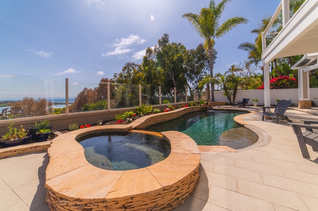 7373 Elegans Pl in Carlsbad, CA - Building Photo - Building Photo