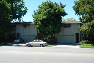 1235 Leigh Apartments in San Jose, CA - Foto de edificio - Building Photo