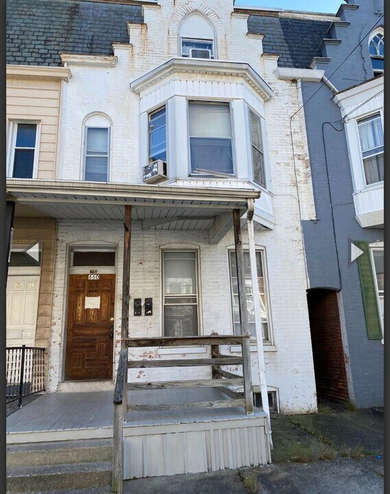 660 W King St in York, PA - Building Photo
