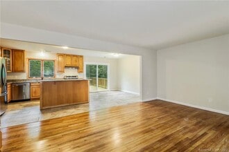 60 Connelly Rd in New Milford, CT - Building Photo - Building Photo