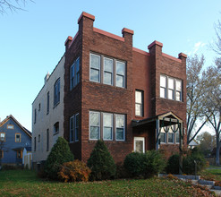 67 Isabel St W in St. Paul, MN - Building Photo - Building Photo