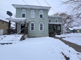 153 Straight Ave SW in Grand Rapids, MI - Building Photo