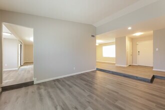 3945 W Meadow Dr in Glendale, AZ - Foto de edificio - Building Photo