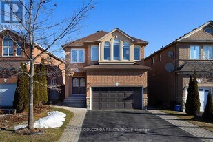 34 Linda Margaret Crescent in Richmond Hill, ON - Building Photo