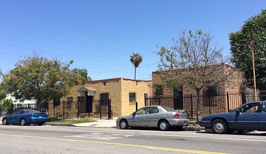 9816-9818 S San Pedro St in Los Angeles, CA - Foto de edificio