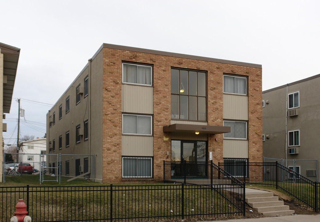 3020 Pillsbury Ave S in Minneapolis, MN - Foto de edificio