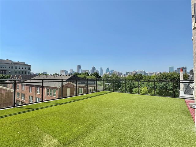 3330 Oak Grove Ave-Unit -402 in Dallas, TX - Building Photo - Building Photo
