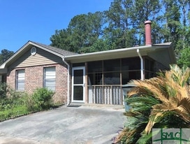 5 Base Dr in Savannah, GA - Building Photo