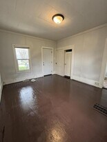 215 S Scott St in Warsaw, IN - Building Photo