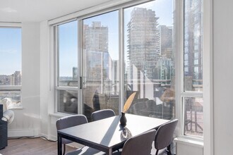 1212 Howe St in Vancouver, BC - Building Photo - Building Photo