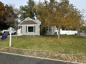 10421 E Springfield Ave in Spokane Valley, WA - Building Photo - Building Photo