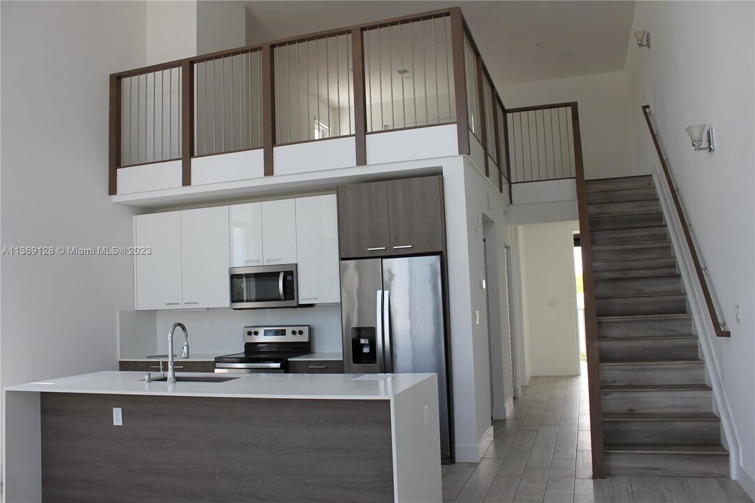 3455 NE 5th Ave-Unit -13 in Oakland Park, FL - Building Photo